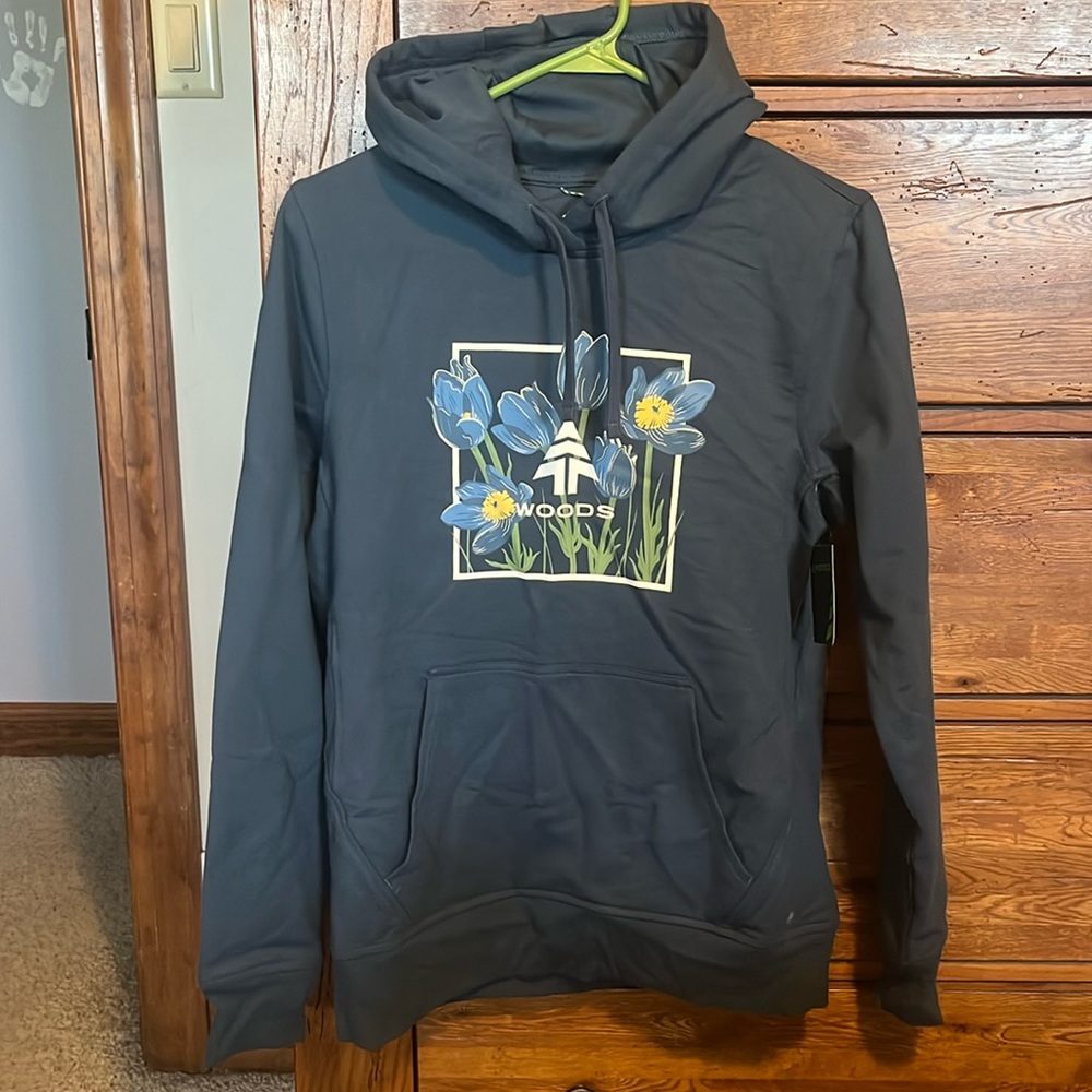 Brand new women’s Woods Lawson Floral Logo hoodie - size medium